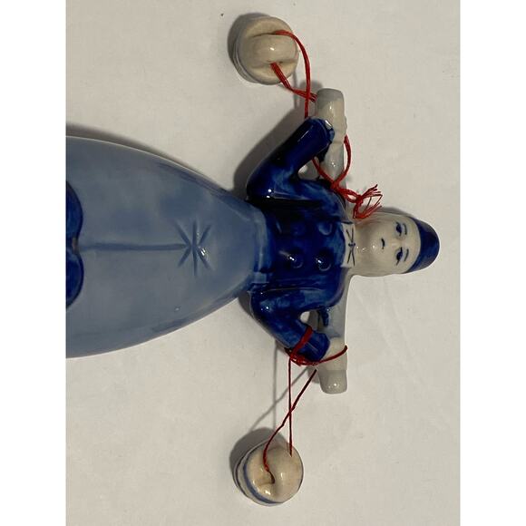 Vintage Figurine of a Dutch lady with two buckets of water, Collectible - Picture 8 of 10